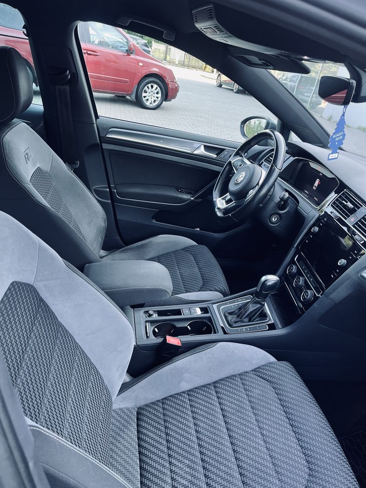 Volkswagen Golf VII 7,5 R Line Virtual Led