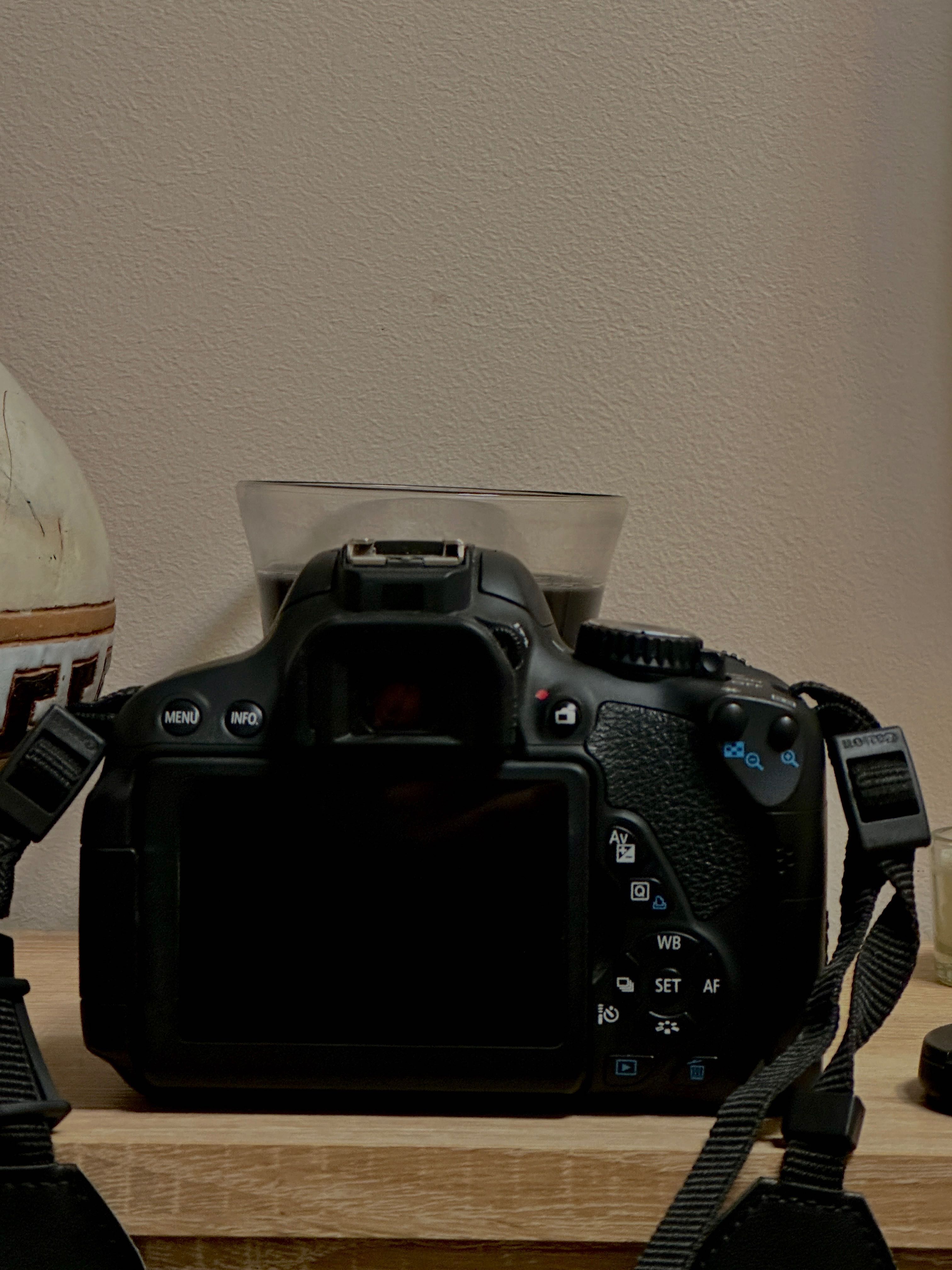 Canon EOS 650D + обʼєктив 18-55 (вся комплектація)