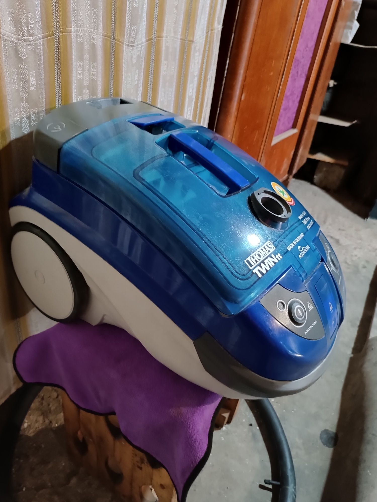 Продам  моющий пылесос Thomas