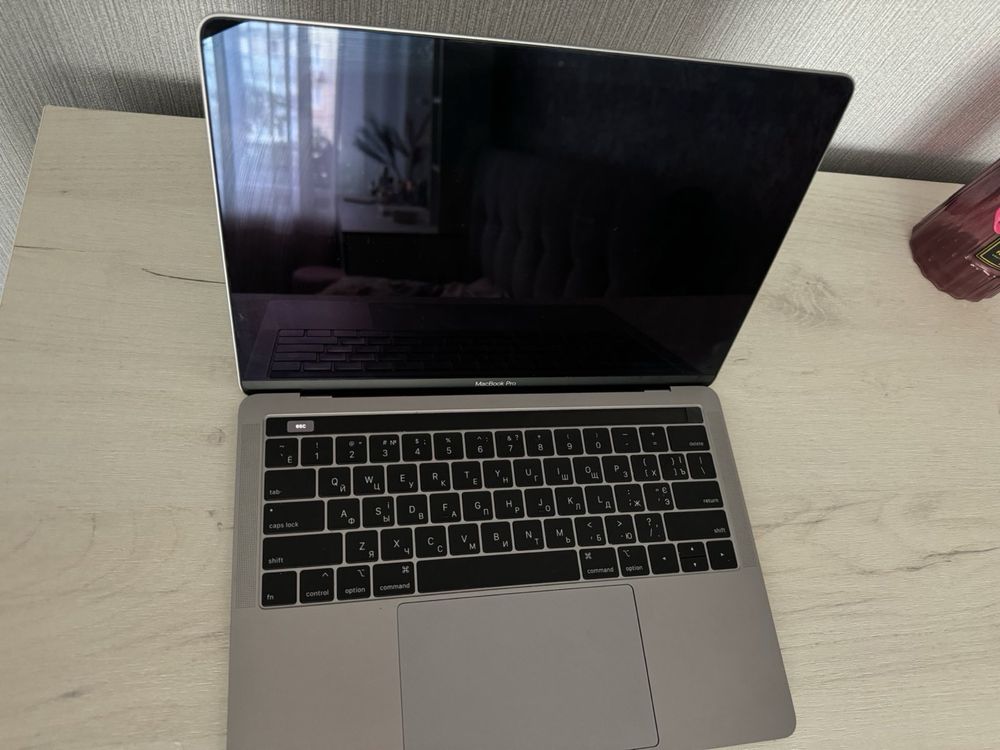 Продається macbook pro 13 2019 на запчастини