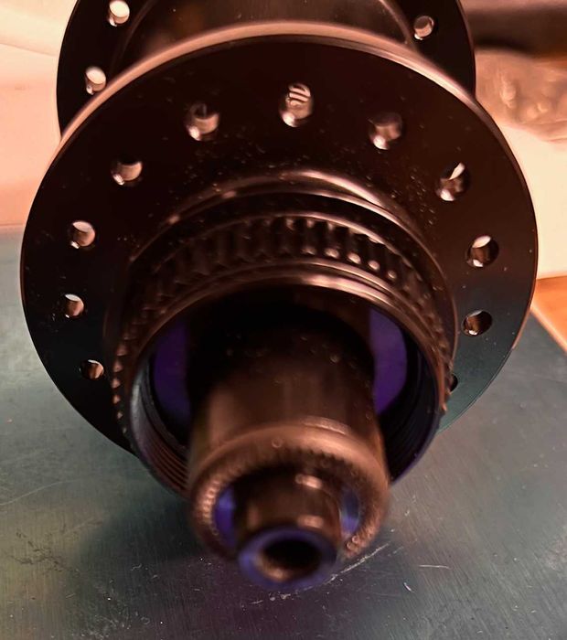 piasta DT swiss 370 Tył Micro 142 x 9  nie boost centerlock hybrid 32h