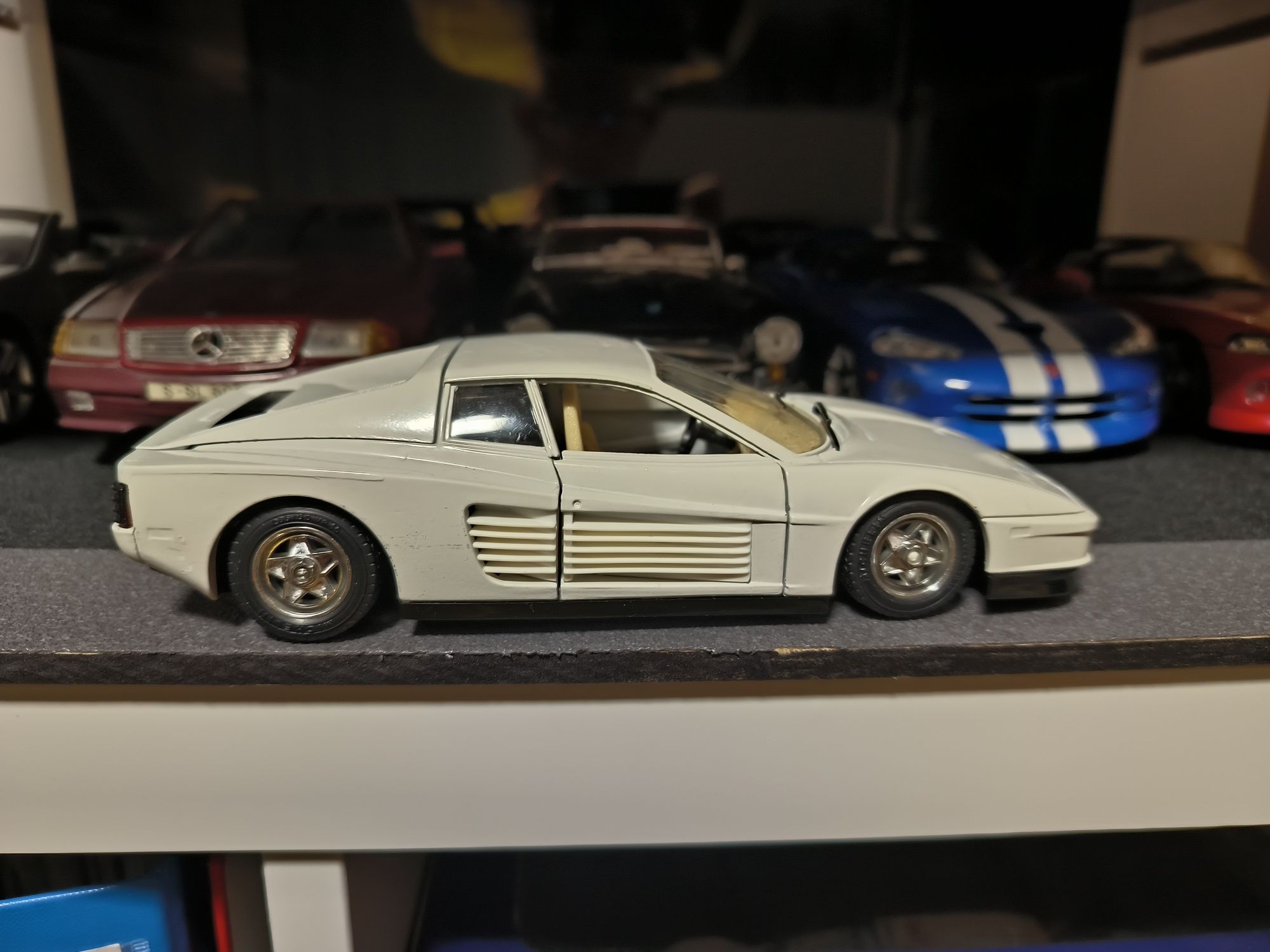 Ferrari Testarossa 1:24 Bburago Miami Vice