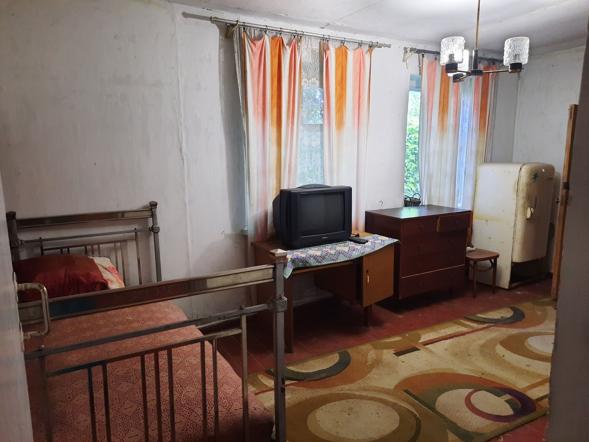 Продам свій будинок з великою ділянкою 0,33 га  в с.Кошани 75км від Ки