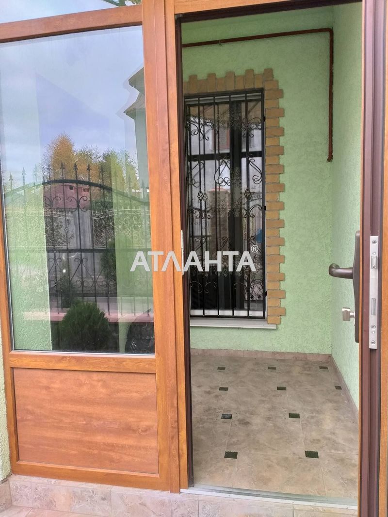 Уютный дом с ремонтом в ЖМ Добрый, Авангард