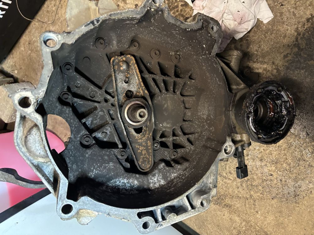 Skrzynia biegow 1.2 benzyna VW 02T301103L