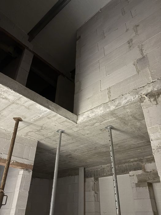 Budowa domów, konstrukcje żelbetowe, murarstwo.