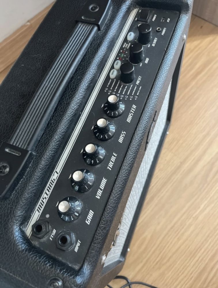 Amplificador Fender Mustang I V2