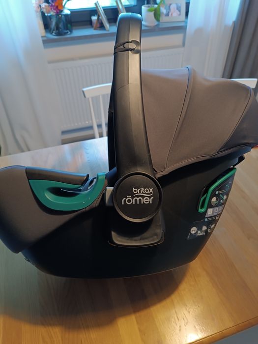 Fotelik / nosidełko Britax Romer baby-safe 3 i- size stan bdb