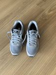 NIKE MD RUNNER - tamanho 43 (tamanho real 42/42,5)