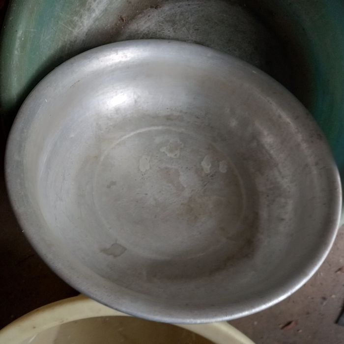 Миска алюминеевая.