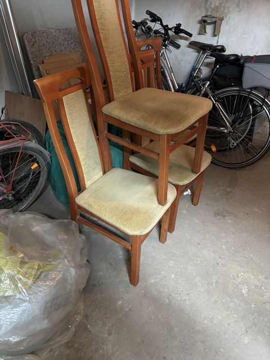 Komplet 4 krzeseł drewnianych