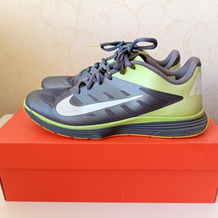 Кросівки для залу, тренувань Nike Lunar Vapor Trainer 41 розмір