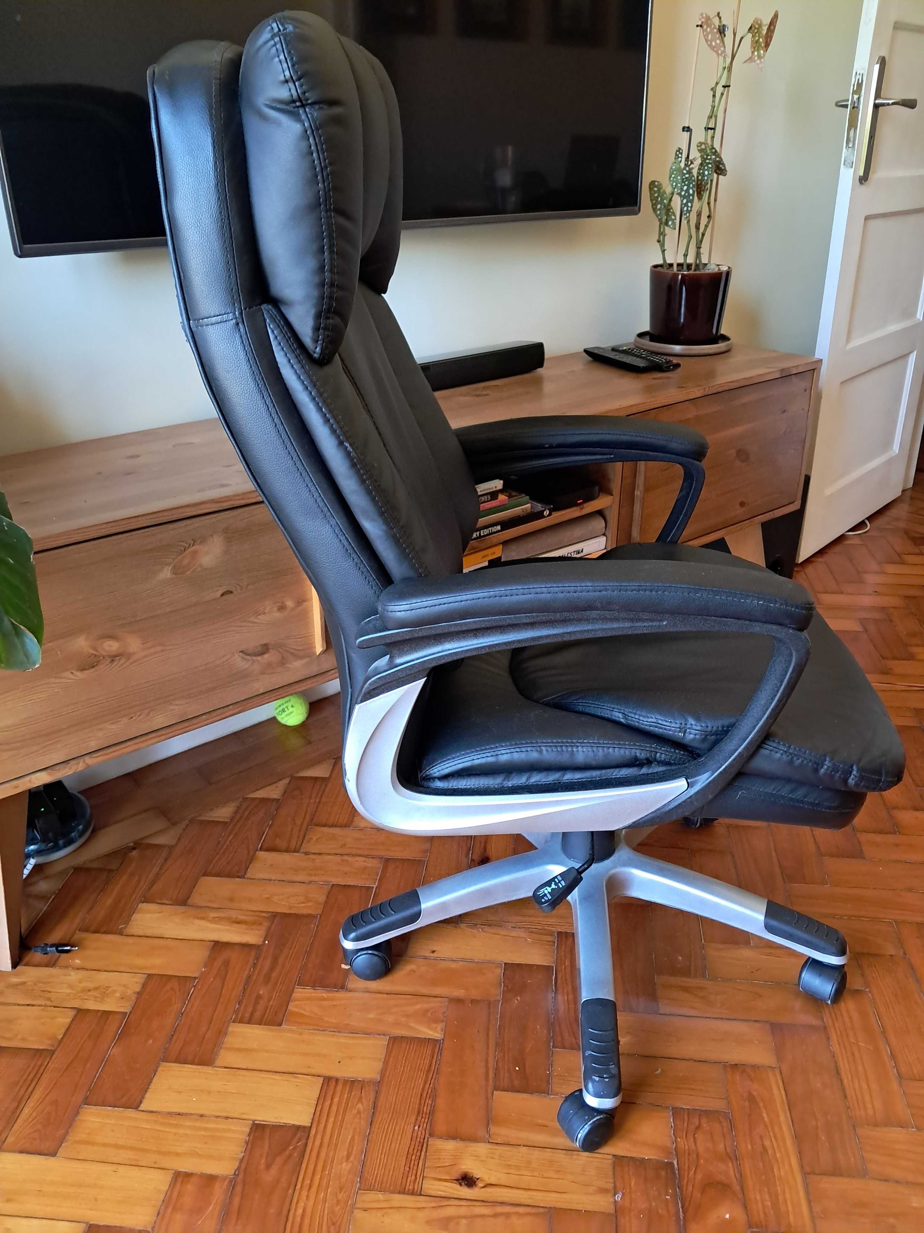 Cadeira de escritório com rodas