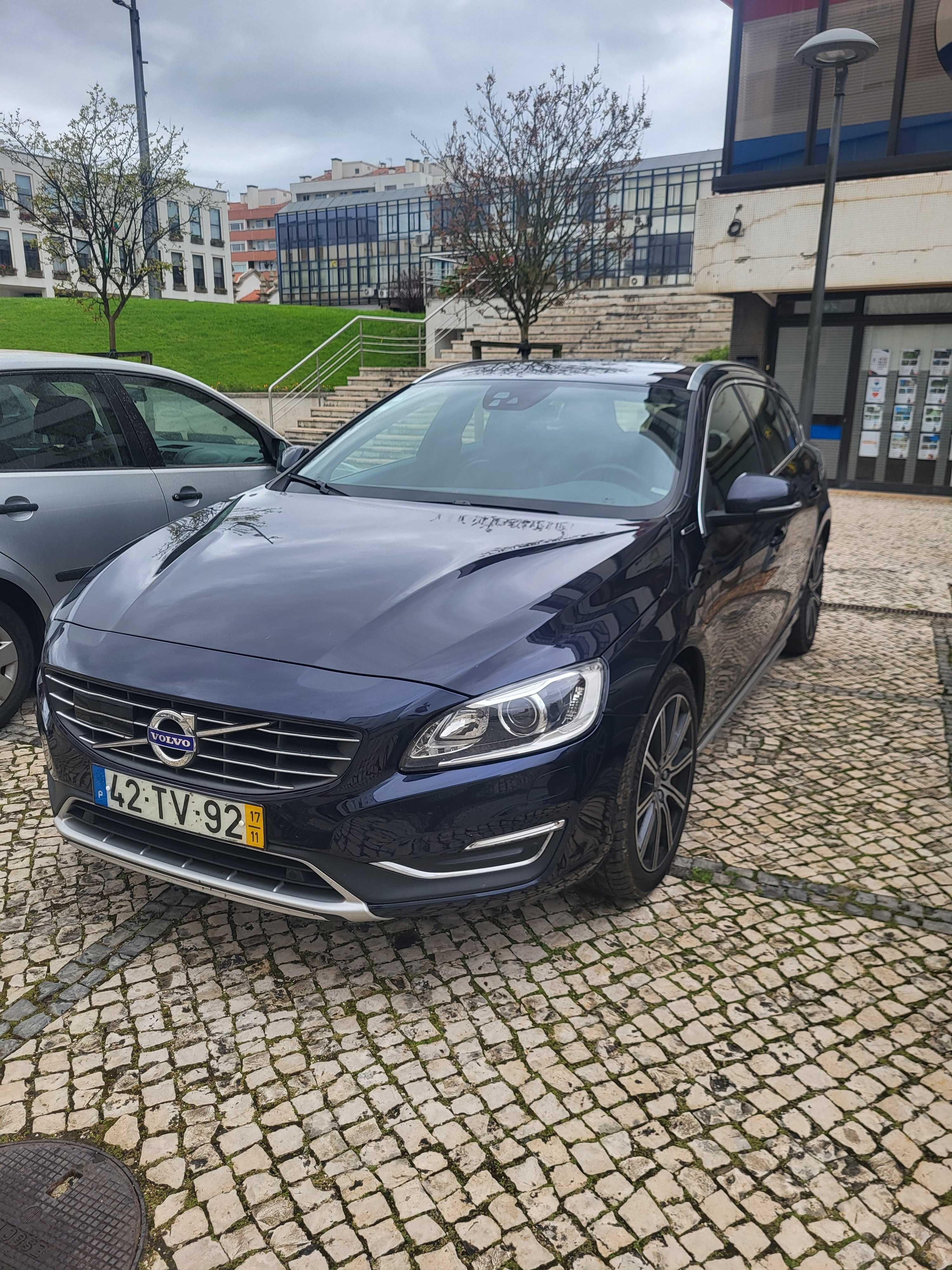 Volvo V60 2.4 D6 Summum AWD Phev Hibrido Plug-In 286cv