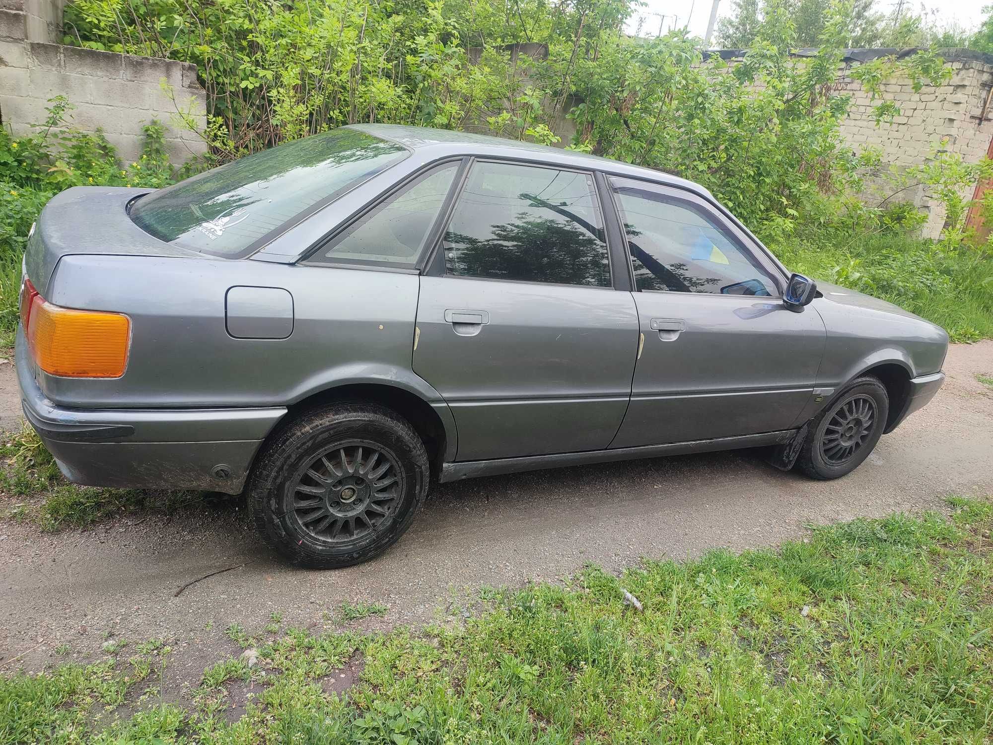 Автомобіль Audi B3 у 4кузові 1991 р.в. двигун 1.8см.3. у доброму стані