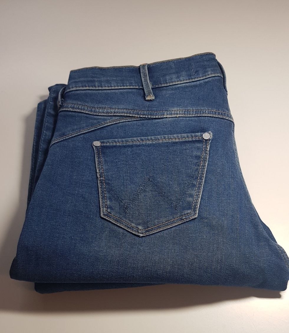 Spodnie jeansy  wrangler corynn w 27 l 34 skracane