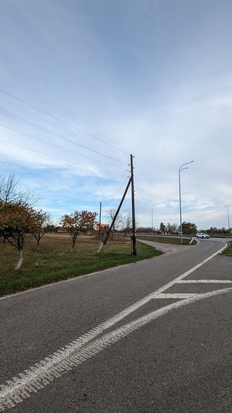 Ділянка біля траси М06 с.Привільне з заїздом