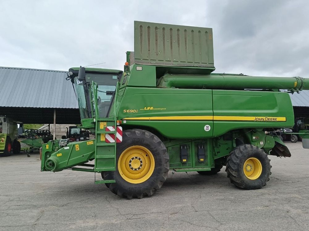 Комбайн John Deere S690i 2011 Продаж