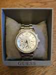 Zegarek srebrny Guess