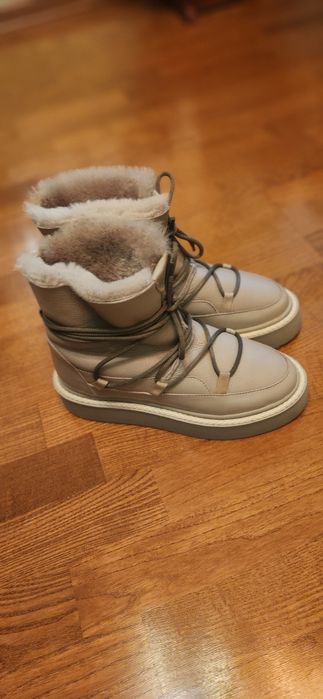 Зимові чоботи бежеві
