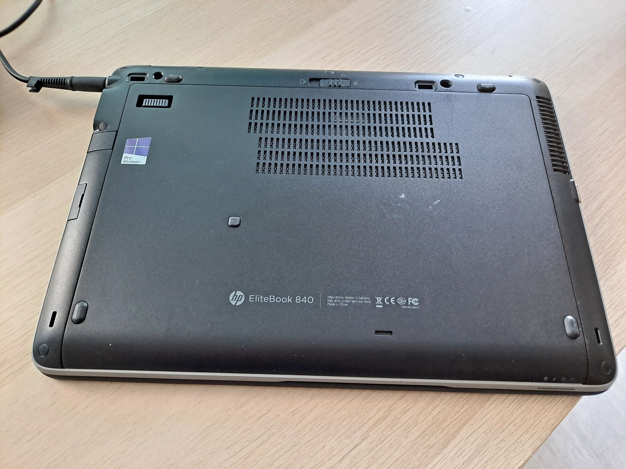 Laptop HP ELITEBOOK 840G2 I5-5300 8GB 180GB SSD 1920X1080 Win10Pro