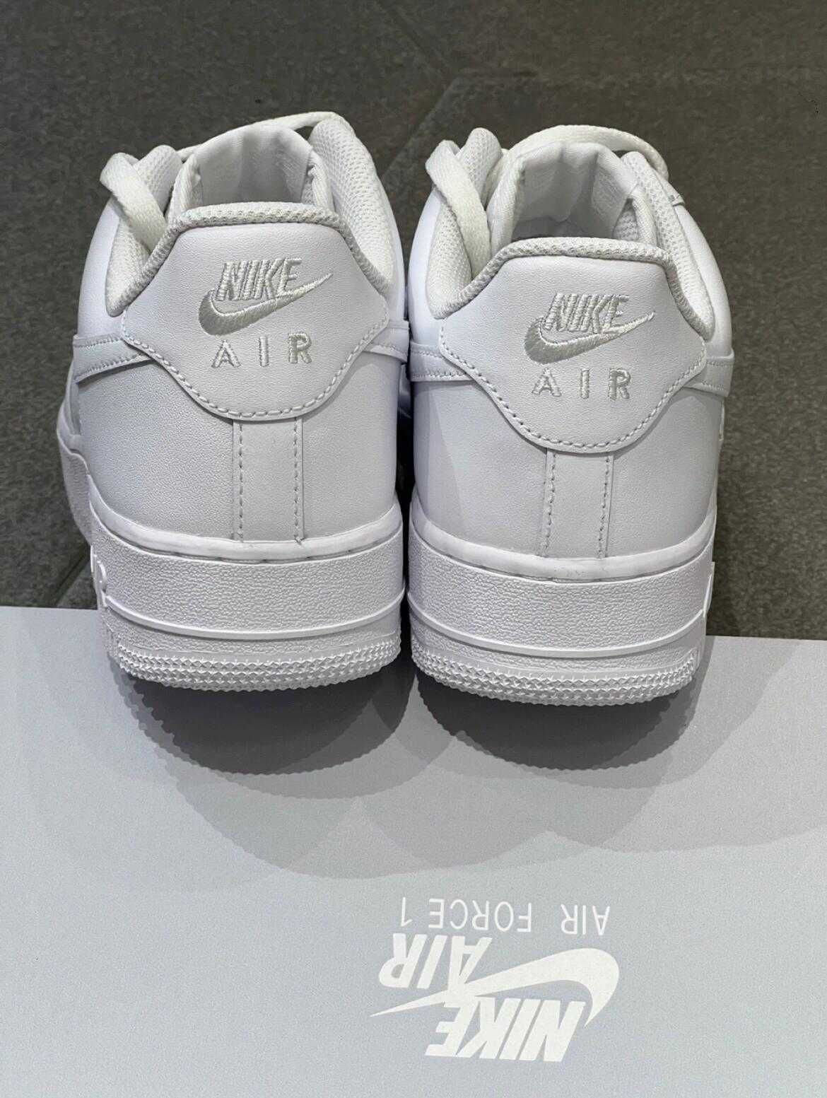 Nike Air Force 1 Low 07 White R.40.5