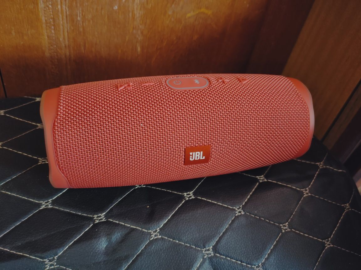 Колонка JBL не реагирует на зарядку