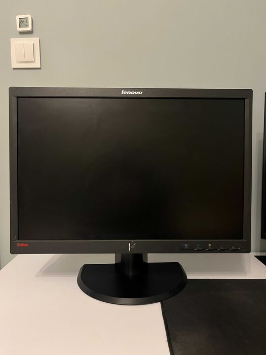 Monitor Lenovo LT2262pw – idealny do pracy i domu!