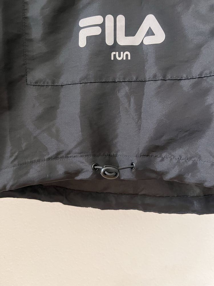Бігова вітровка Fila
