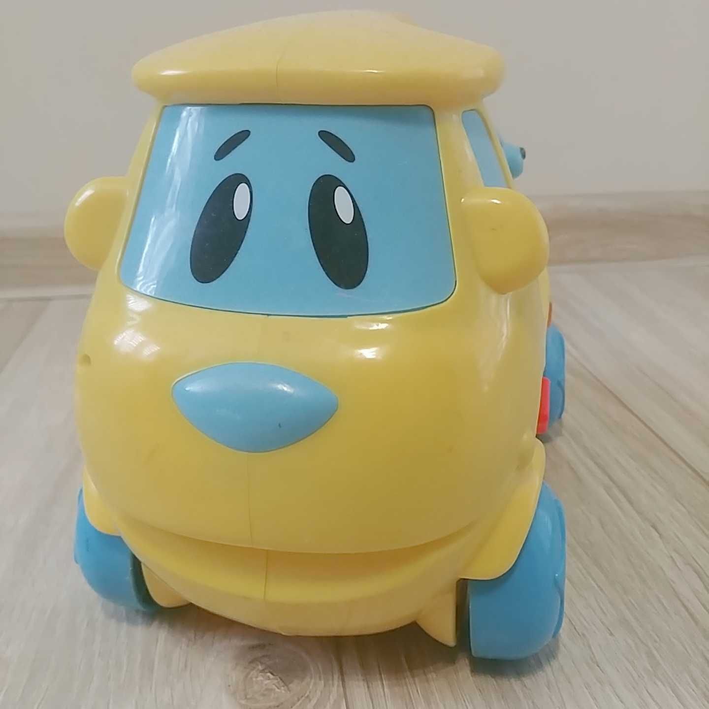 Zabawka pies kot auto