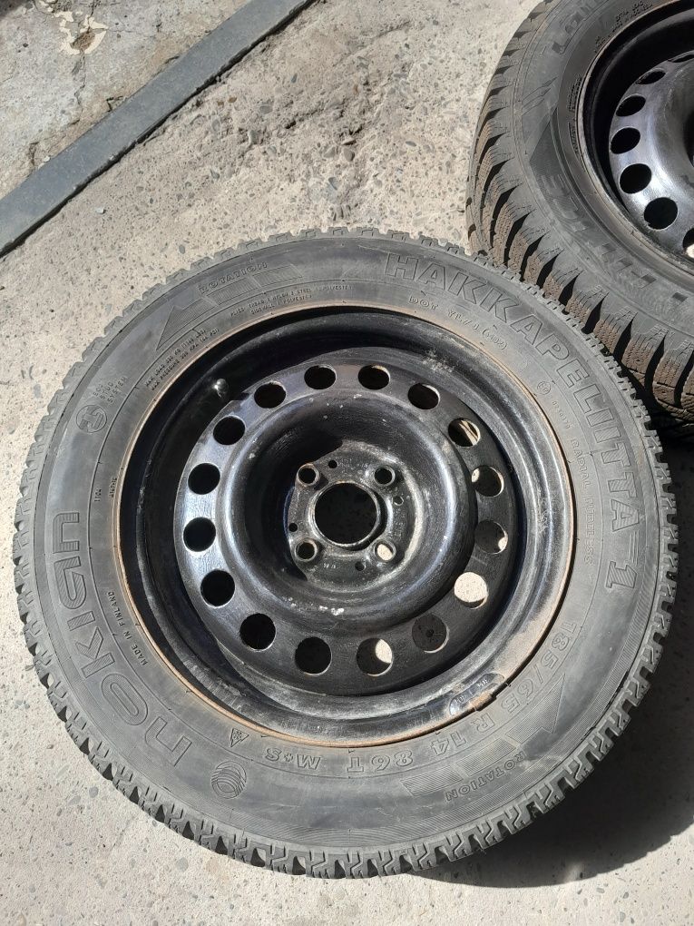 Nokian Hakapelita 185/65 r14 2шт