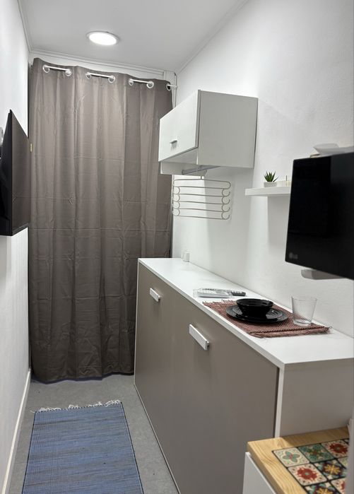 Pequena Loja / Estúdio / Quarto