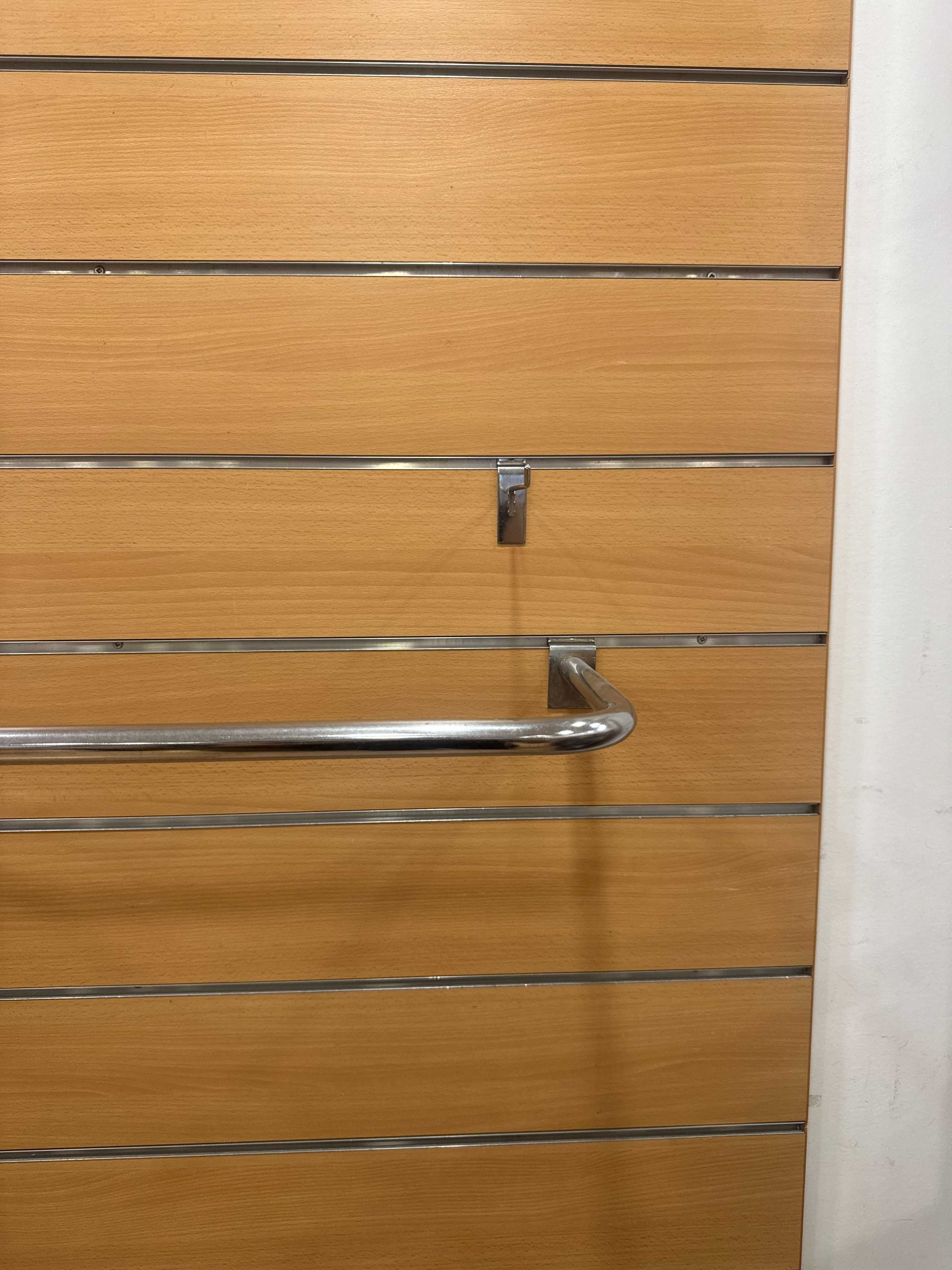 2 Paineis de Exposição para lojas 2.10m de largura e 1.75m de altura