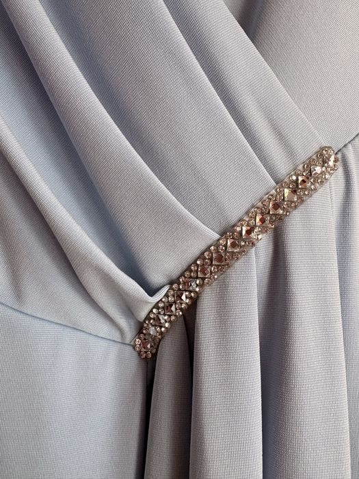 Piękna błękitna sukienka