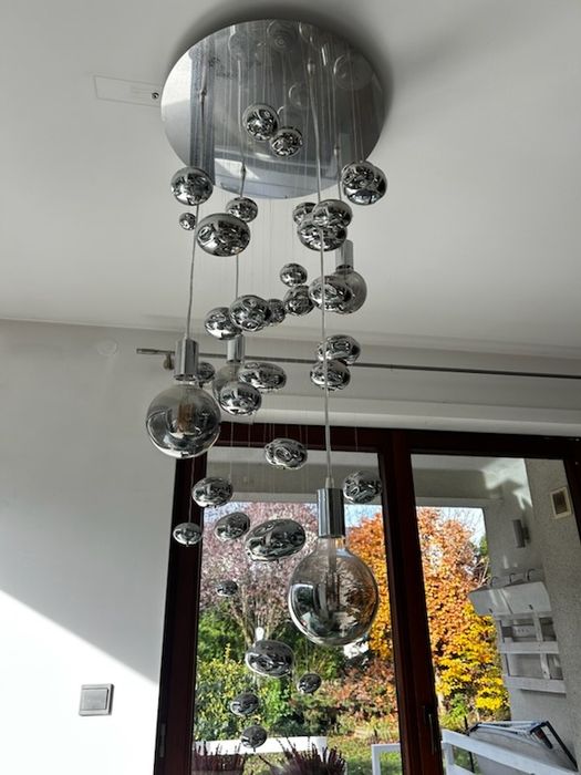 Srebrna nowoczesna lampa