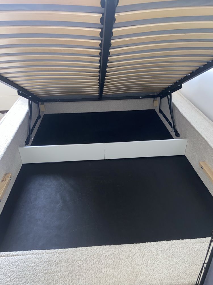 Łóżko materac tapicerowane boucle 140x200 ze stelażem i pojemnikiem