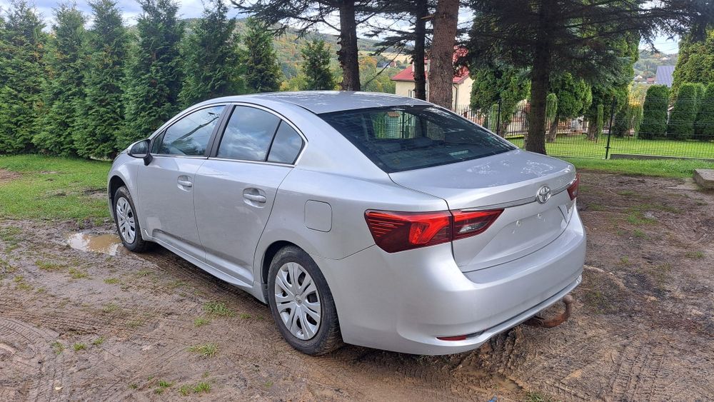 Toyota avensis 2017 anglik na części tylko całość
