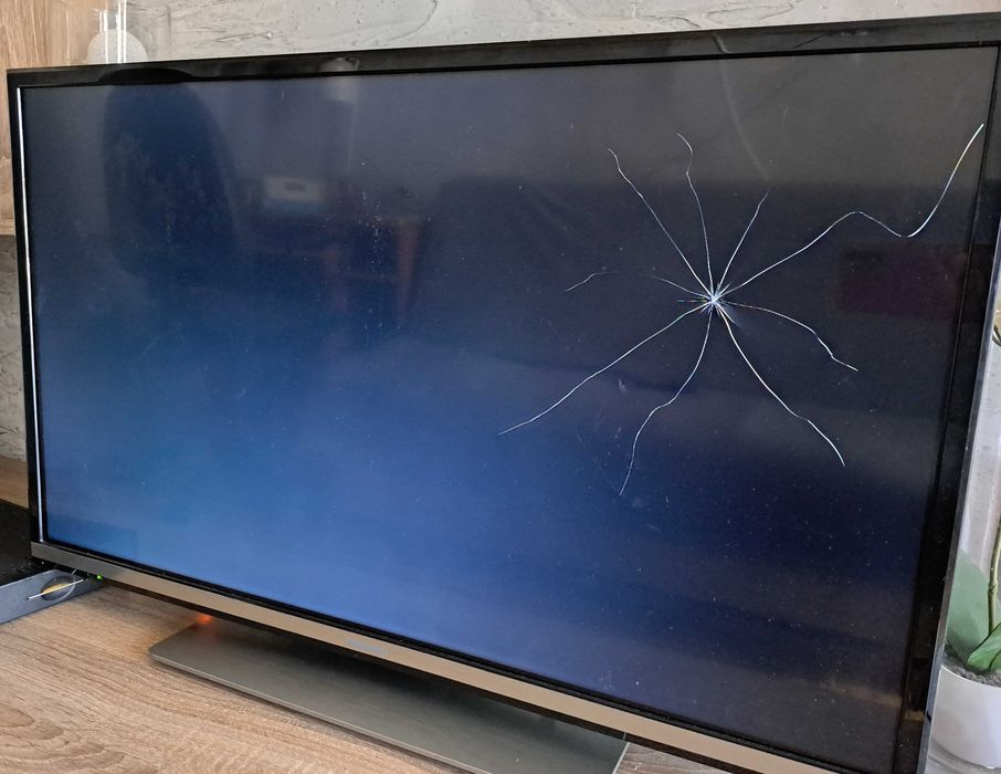 Telewizor Panasonic 32 TX-32GS350E uszkodzona matryca WI-FI