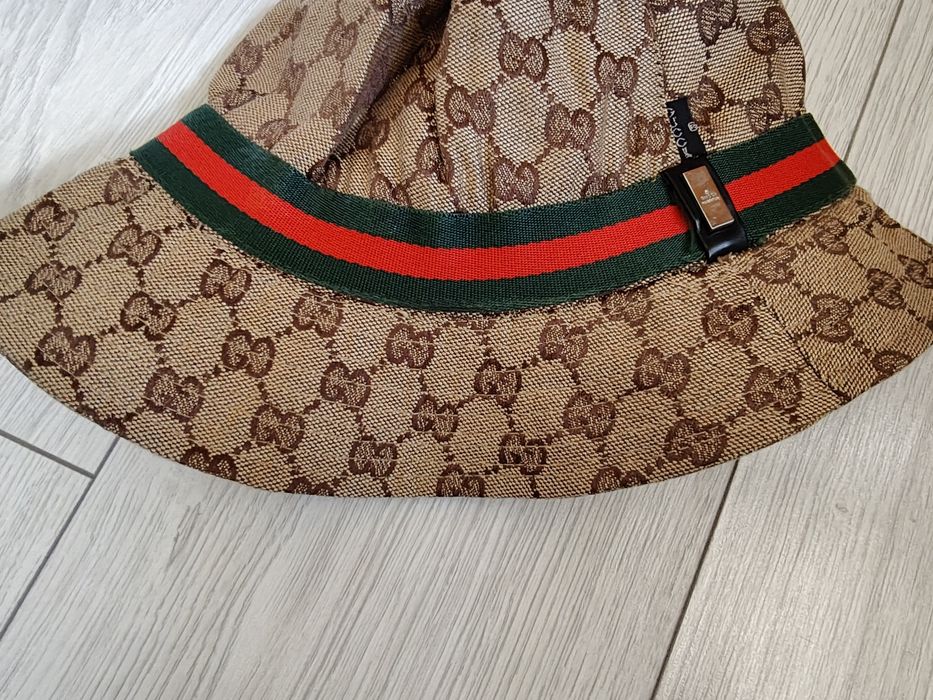 Kapelusik jesienny logowany