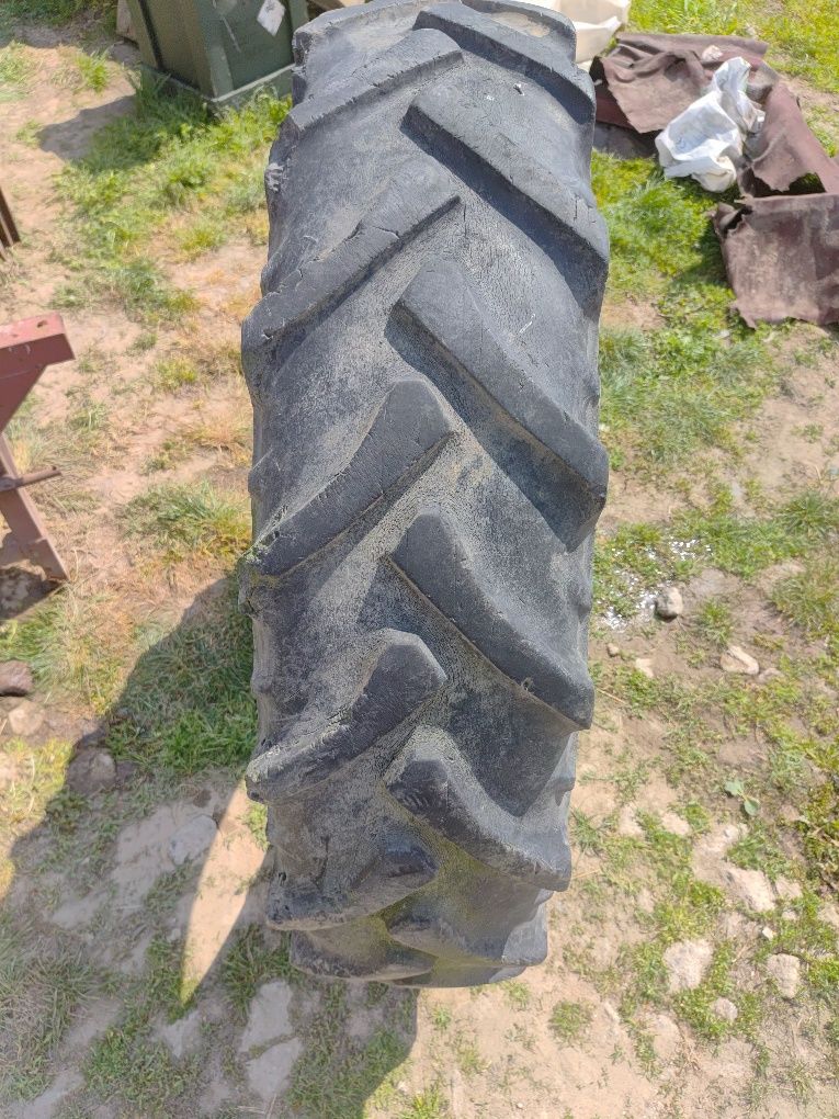 Opona do ursusa 3512  12.4 R 32