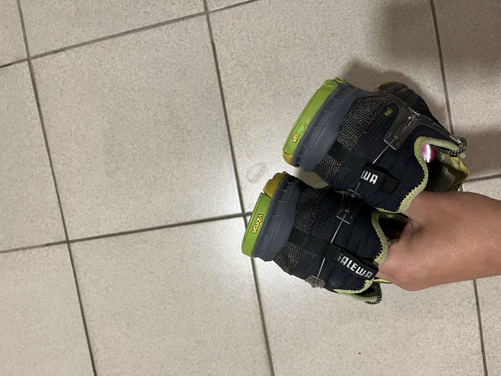 Оригінальні кросівки Salewa Firetail Evo Gore Tex розмір 42,5 27,5 см