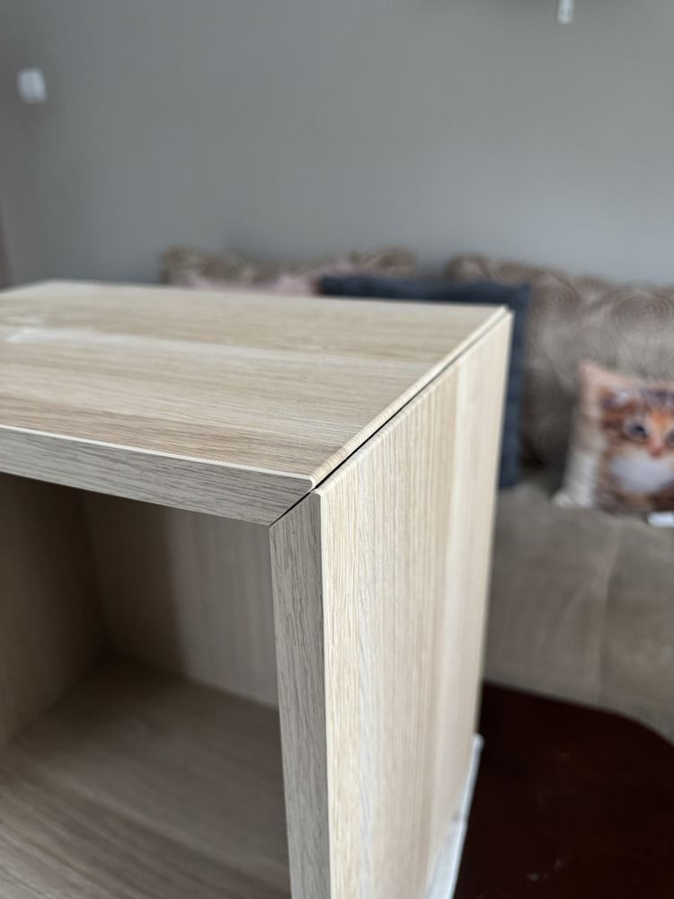 Szafka EKET Ikea z szklanymi drzwiczkami oraz szyną