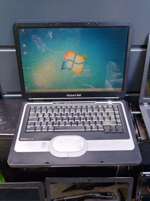 Laptop Packard Bell EasyNote (Windows 7, Core2Duo)