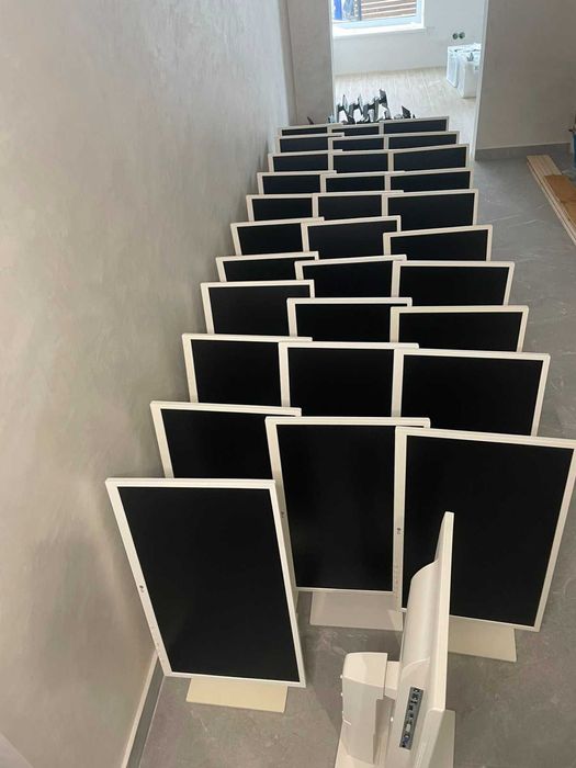 LG 24BK550Y White 24 дюйми для роботи та навчання є кількість