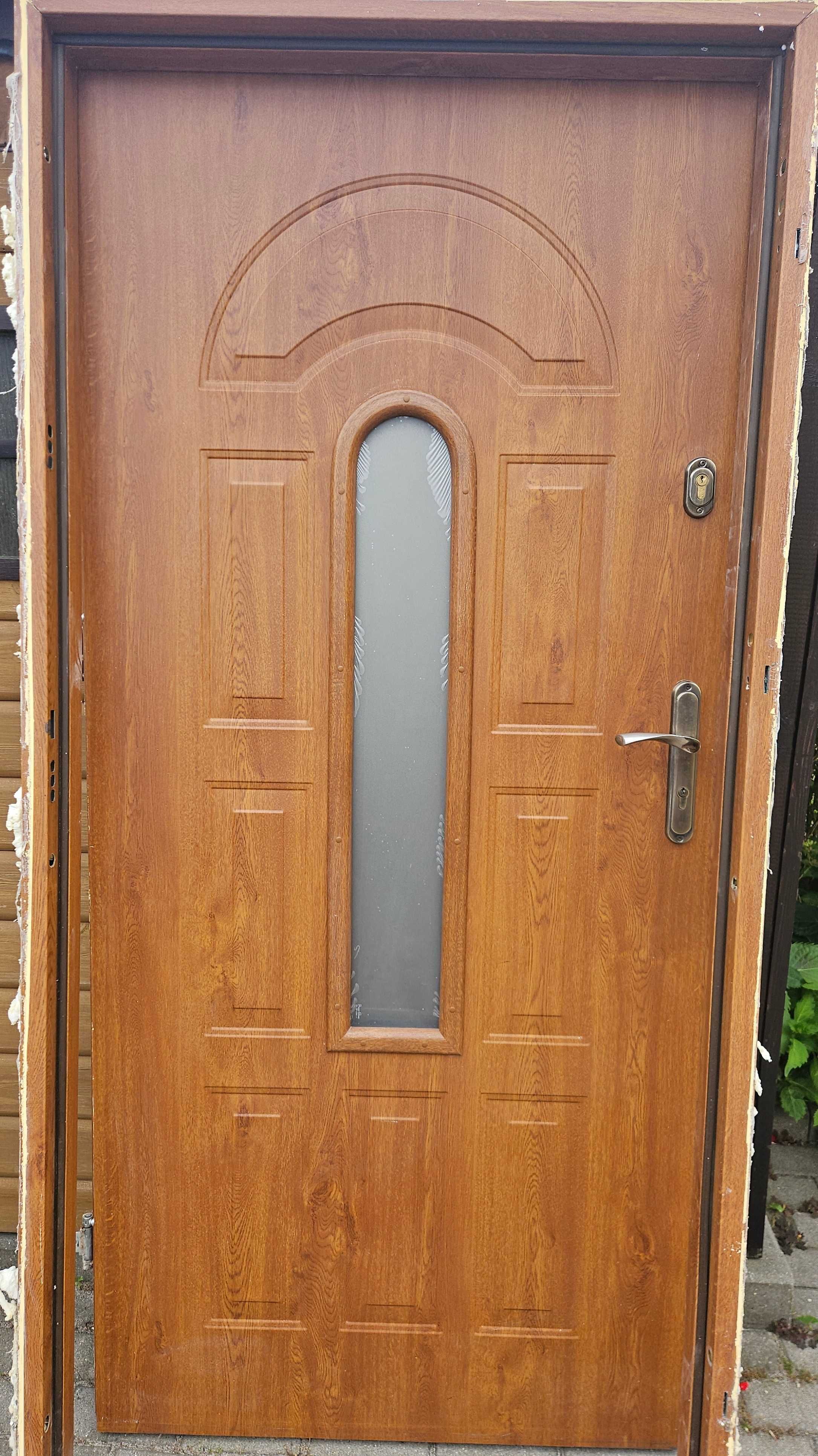 Drzwi zewnętrzne 95 cm + ościeżnica + próg – komplet