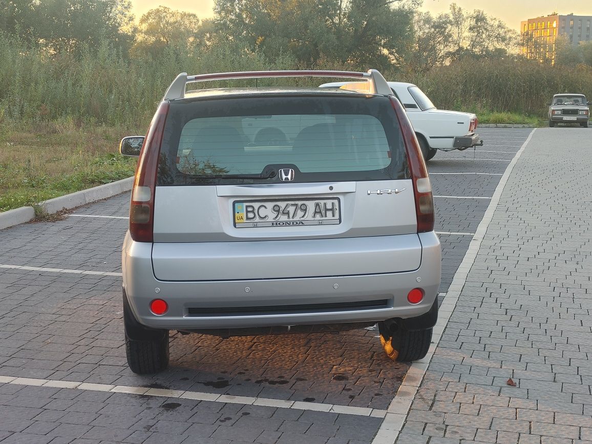 HR-V  технічно справна, все працює без нарікань.