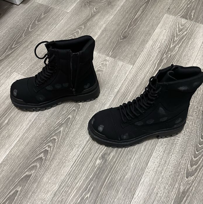 Balenciaga strike boots type