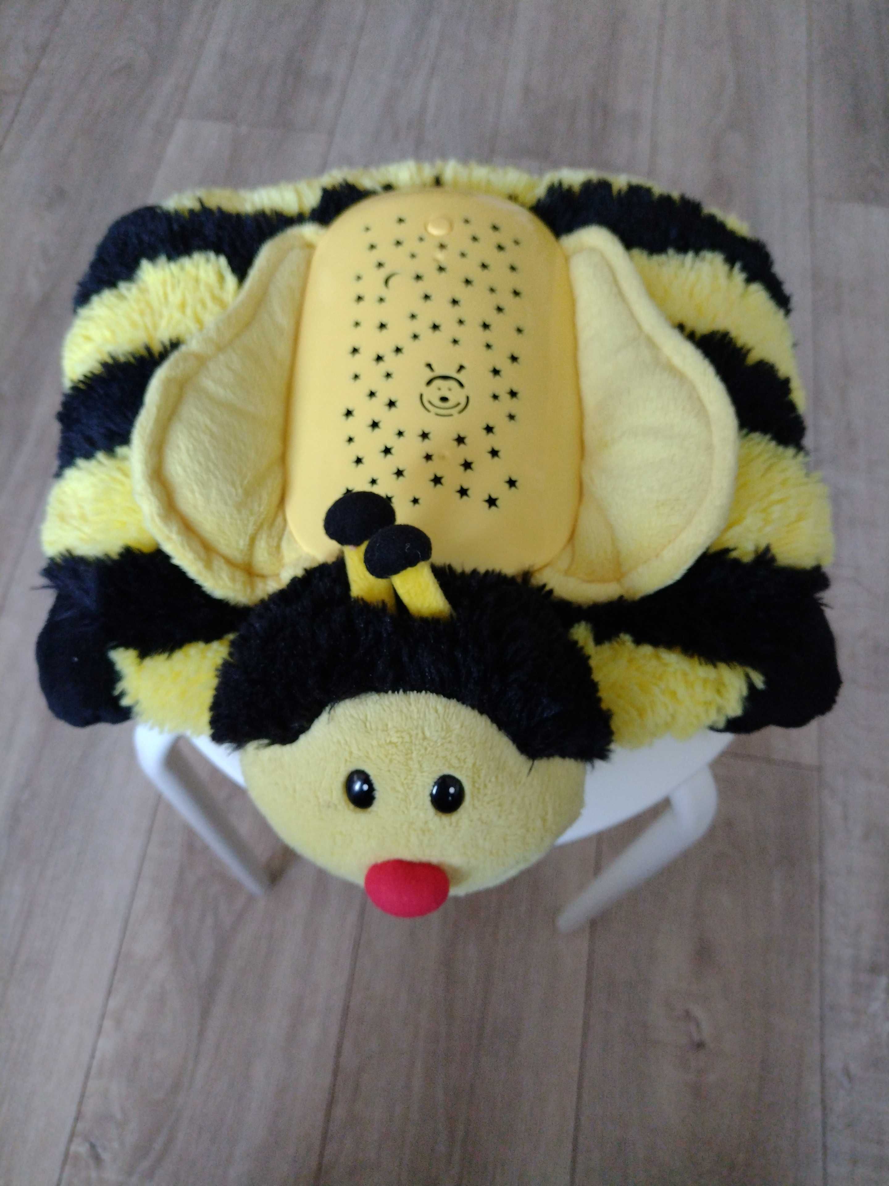 Super poduszka projektor pszczółka dla maluszków.