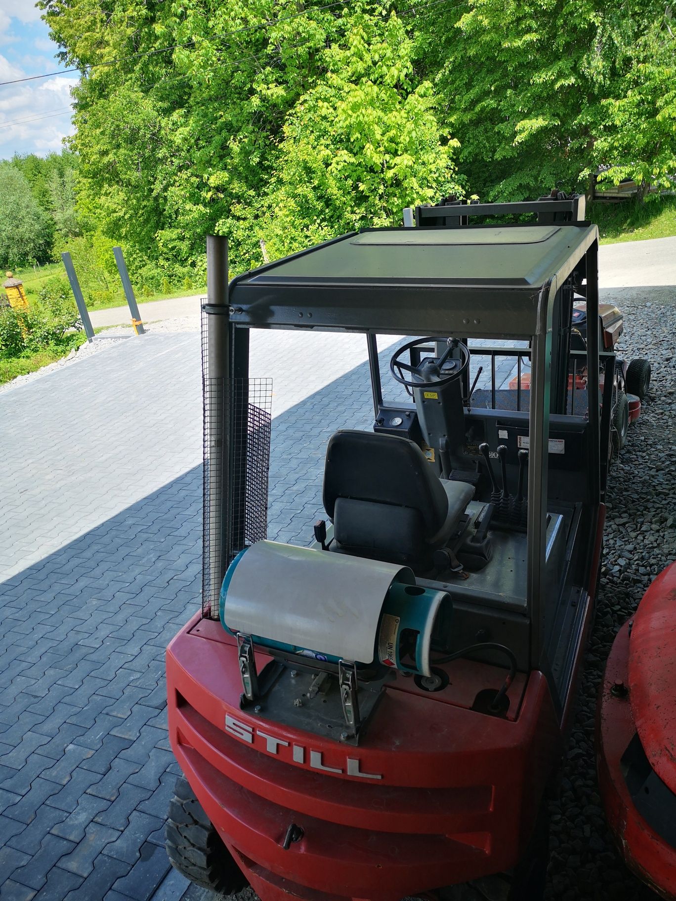 Wózek widłowy Still