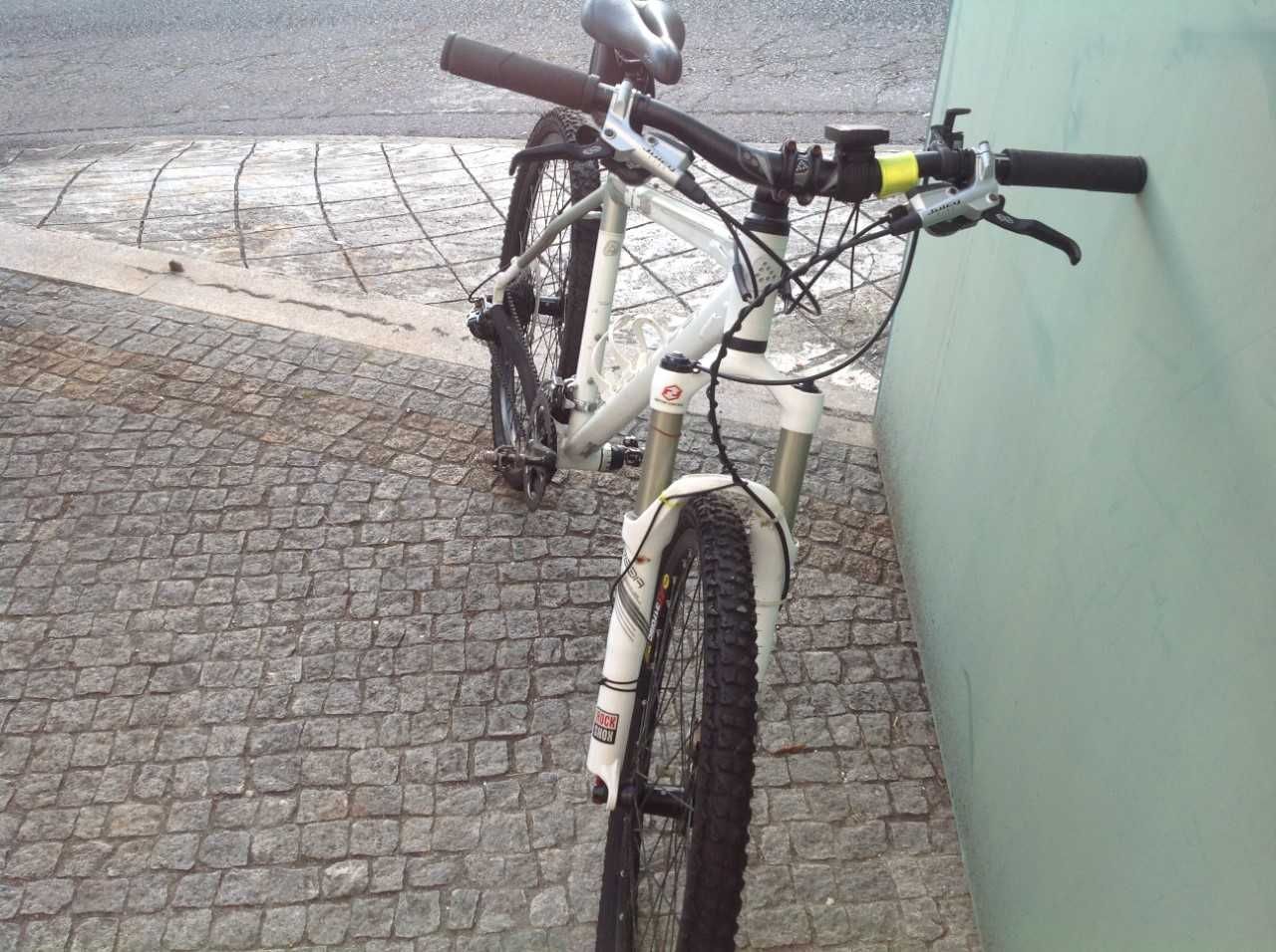 Bicicleta rockrider 8.2